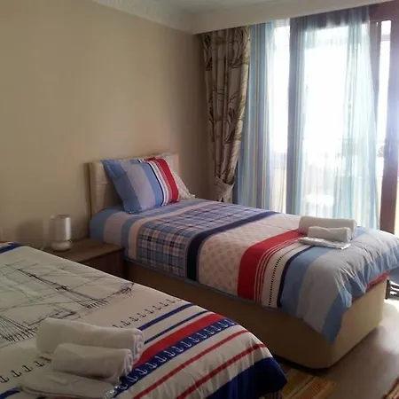 Nelly Πανσιόν